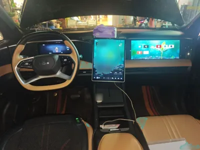 Geely Galaxy L7