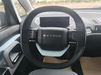 Baojun E300