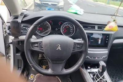 Peugeot 408