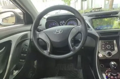 Hyundai Elantra (5th Generation