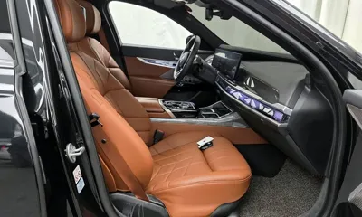 BMW i7