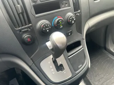 Hyundai Starex
