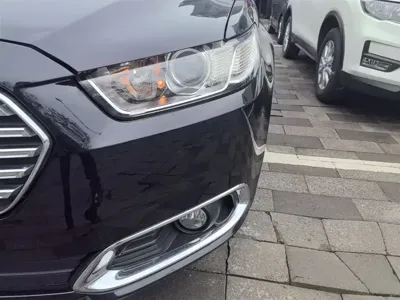 Ford Taurus