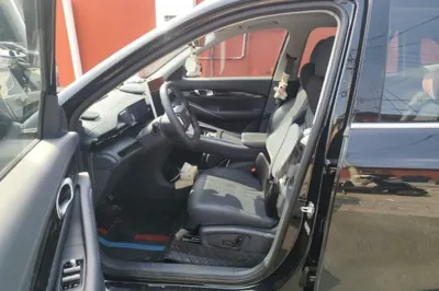 Geely Galaxy E5