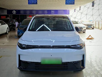 Leapmotor C10
