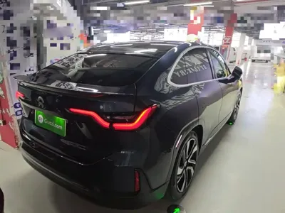 Nio EC6