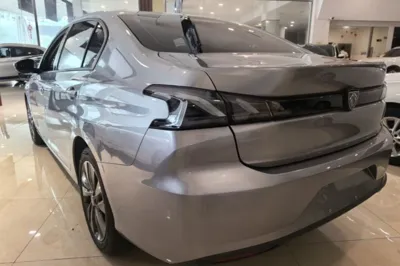 Peugeot 408