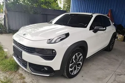 Lynk & Co 02