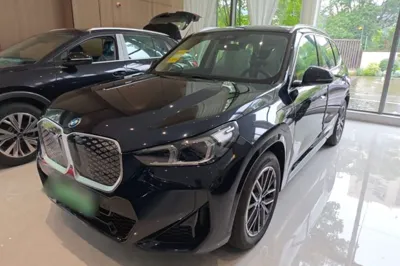 BMW iX1