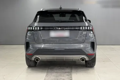 Lynk & Co 06