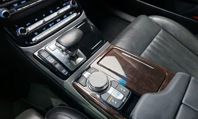 Genesis EQ900