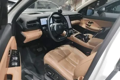 Nio ES8