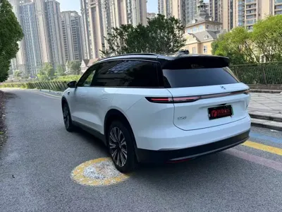 Nio ES8