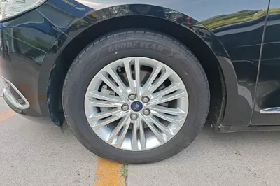 Ford Taurus