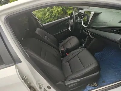 Toyota Yaris L