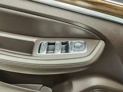 Roewe RX8