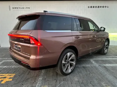 Lincoln Navigator