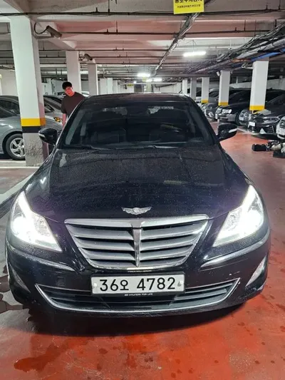 Hyundai Genesis