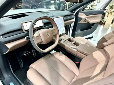 Nio ES8