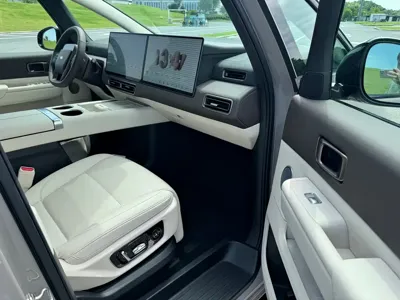 Li Auto Li MEGA