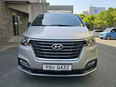 Hyundai Starex