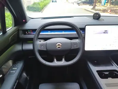 Nio ES8