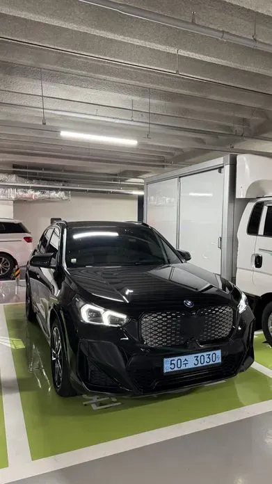 BMW iX1