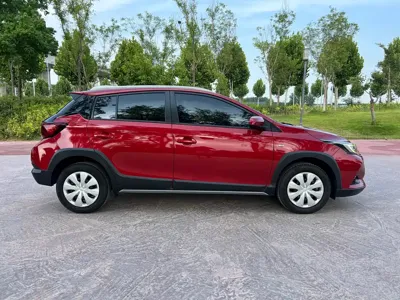 Toyota Yaris L