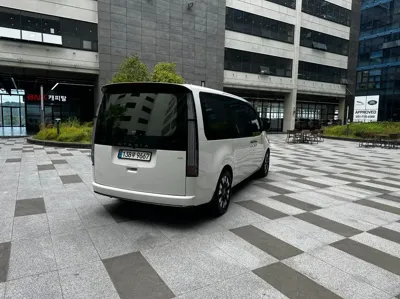 Hyundai Staria