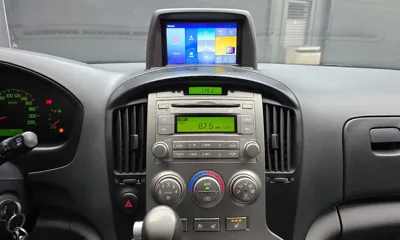 Hyundai Starex