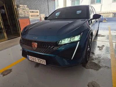 Peugeot 408