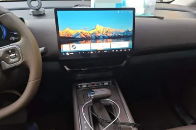 Wuling 730