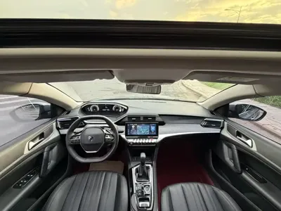 Peugeot 408
