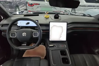 Nio ES8