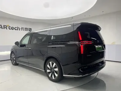 Volvo EM90