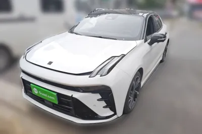 Lynk & Co 03