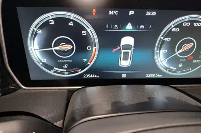 Hongqi HS5