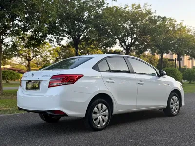 Toyota Yaris L