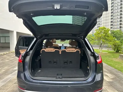 Nio ES8