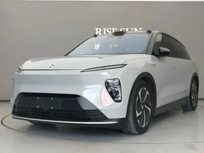 Nio ES8