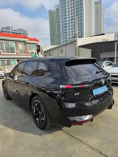 BMW iX