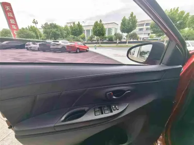 Toyota Yaris L