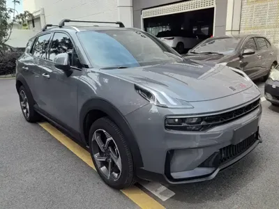 Lynk & Co 06