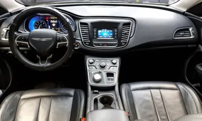 Chrysler 200