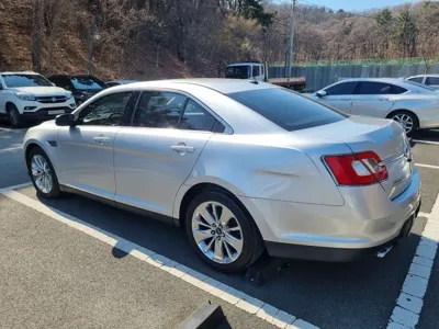Ford Taurus