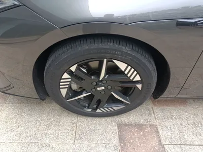 Geely Galaxy E8