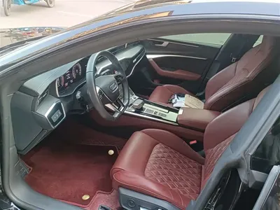 Audi A7L
