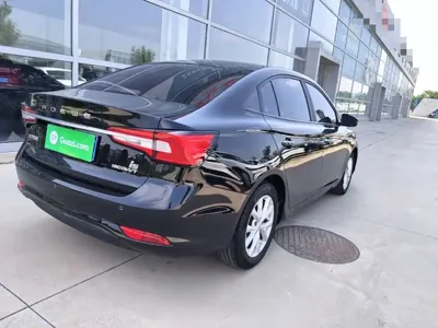 Roewe i5