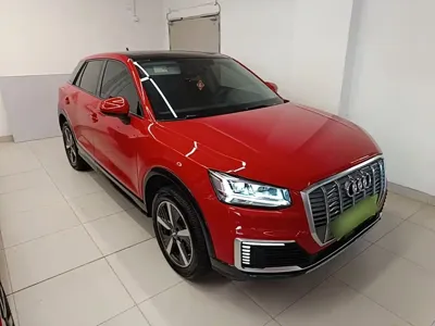 Audi Q2L e-tron