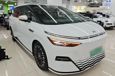 Xpeng X9